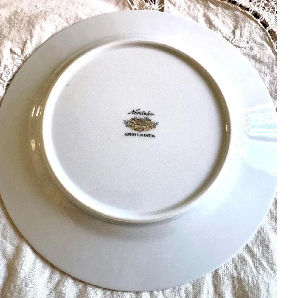 Noritake feature vintage gold